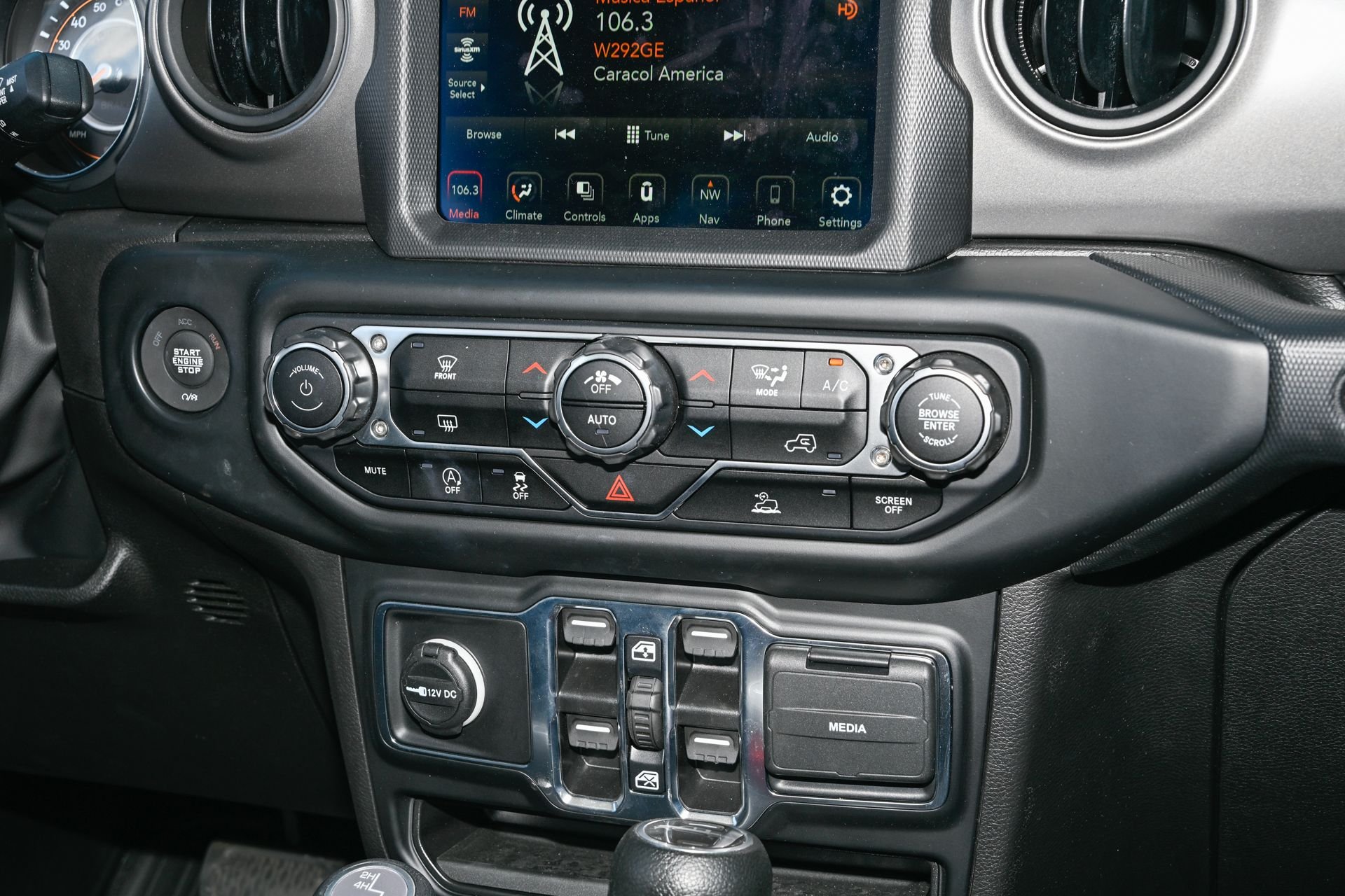 Used 2023 White/off-white Jeep Sport S image 22