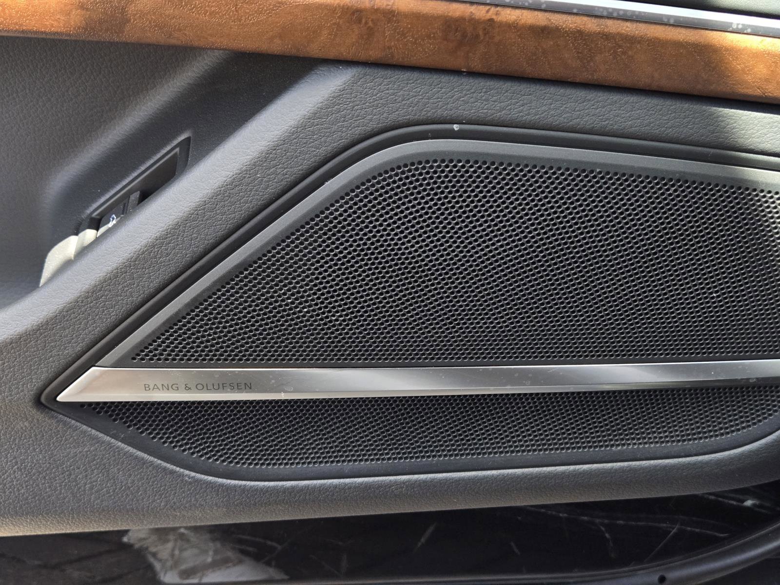 Used 2020 Black Metallic Audi 4.0 image 39