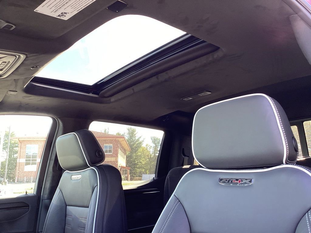2026 GMC Sierra 1500 AT4X - Photo 9