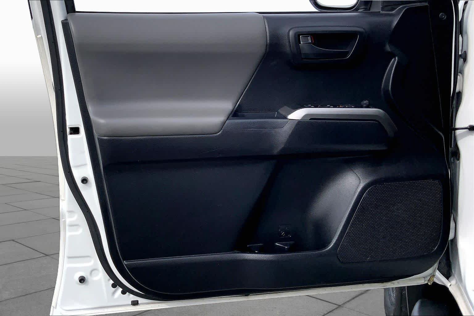 Used 2021 Super White Toyota SR5 image 21