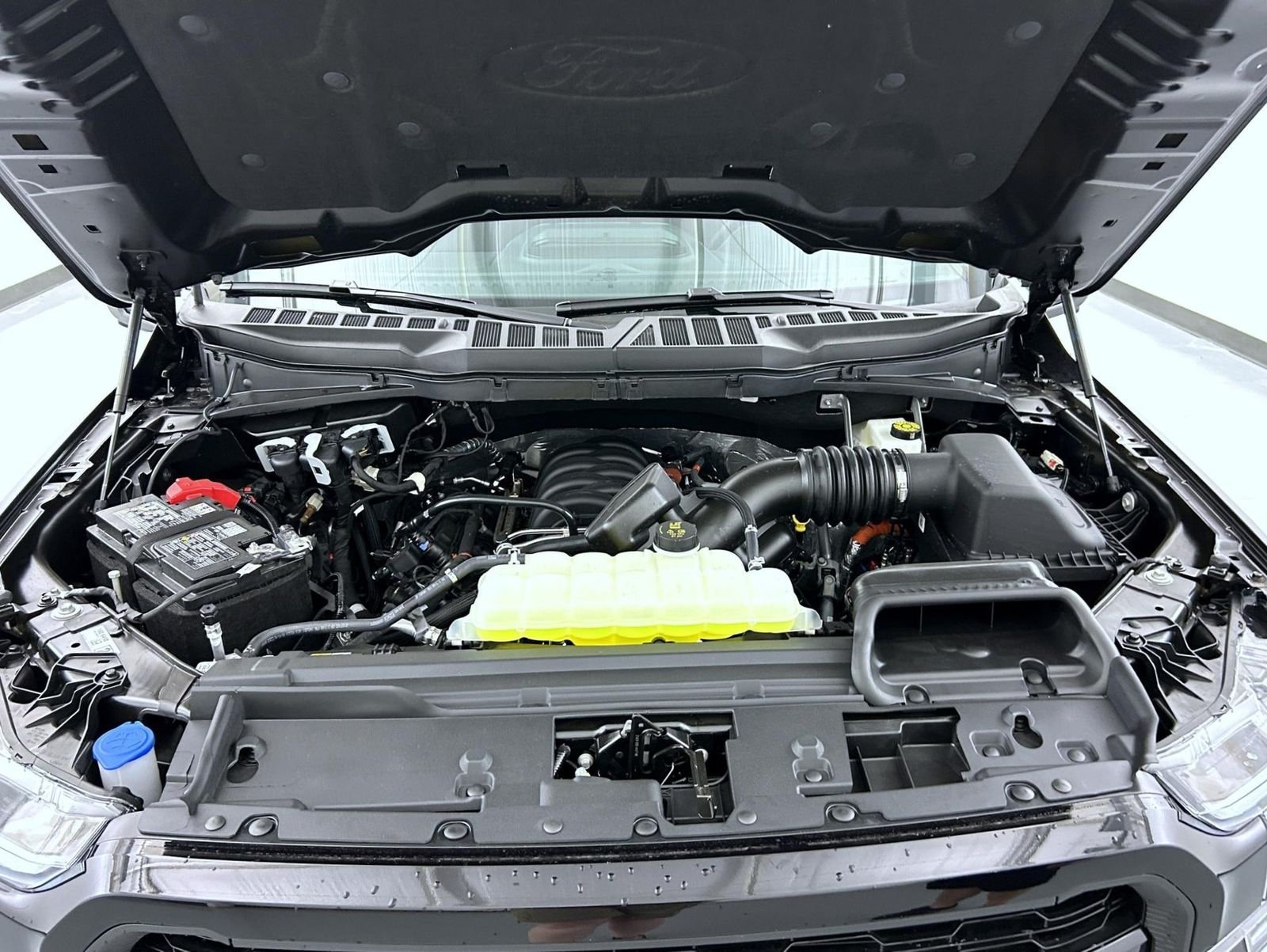 New 2026 Agate Black Metallic Ford Lariat image 26