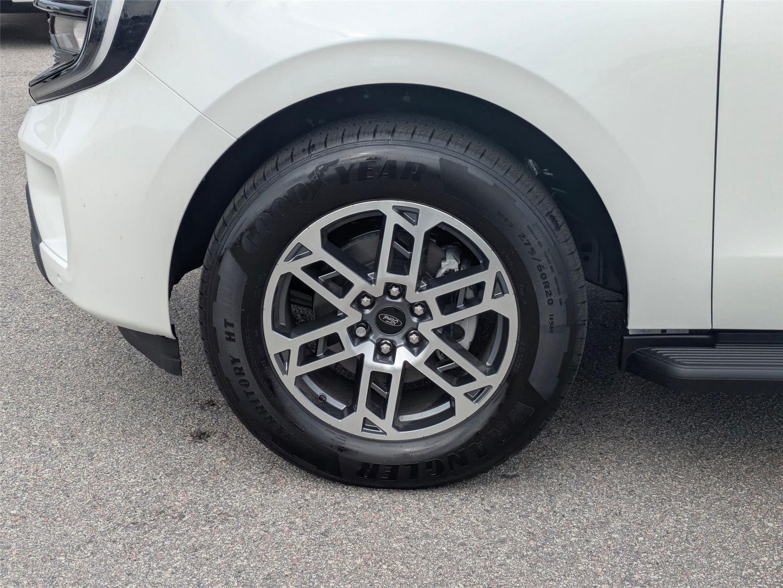 New 2026 Star White Metallic Tri-Coat Ford Active image 10