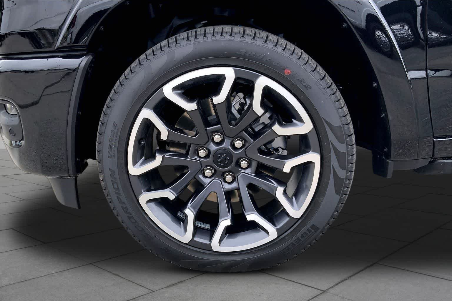 New 2026 Diamond Black Crystal Pearl-Coat Exterior Paint RAM Longhorn image 9