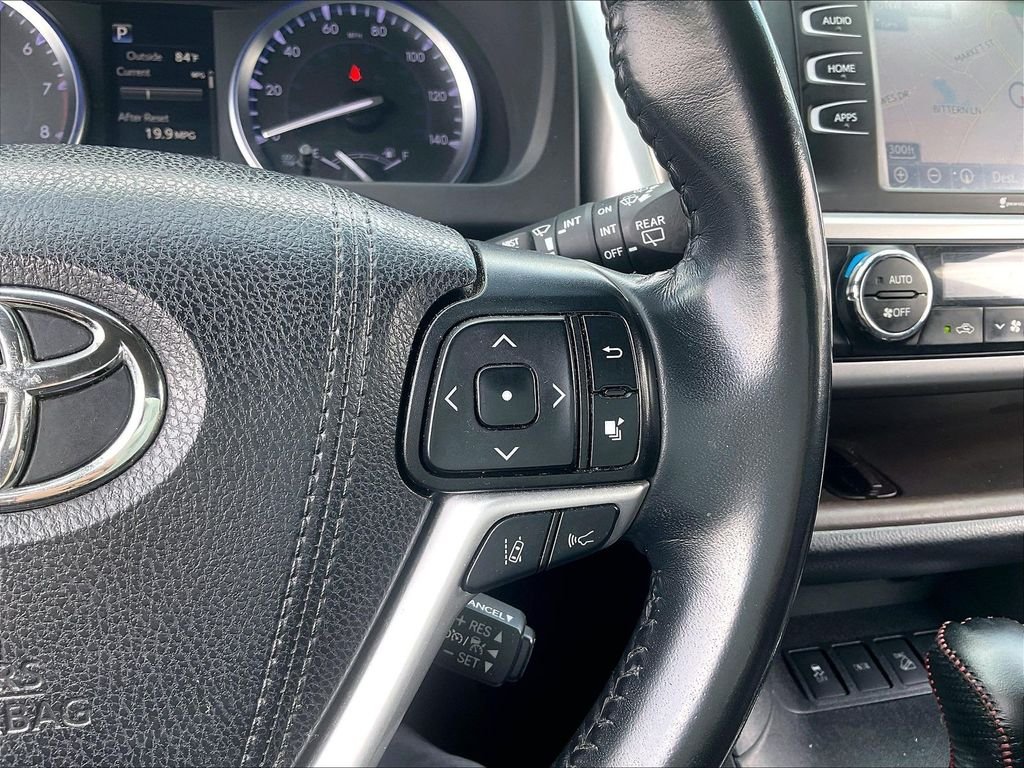 Used 2019 Blizzard Pearl Toyota XLE image 24