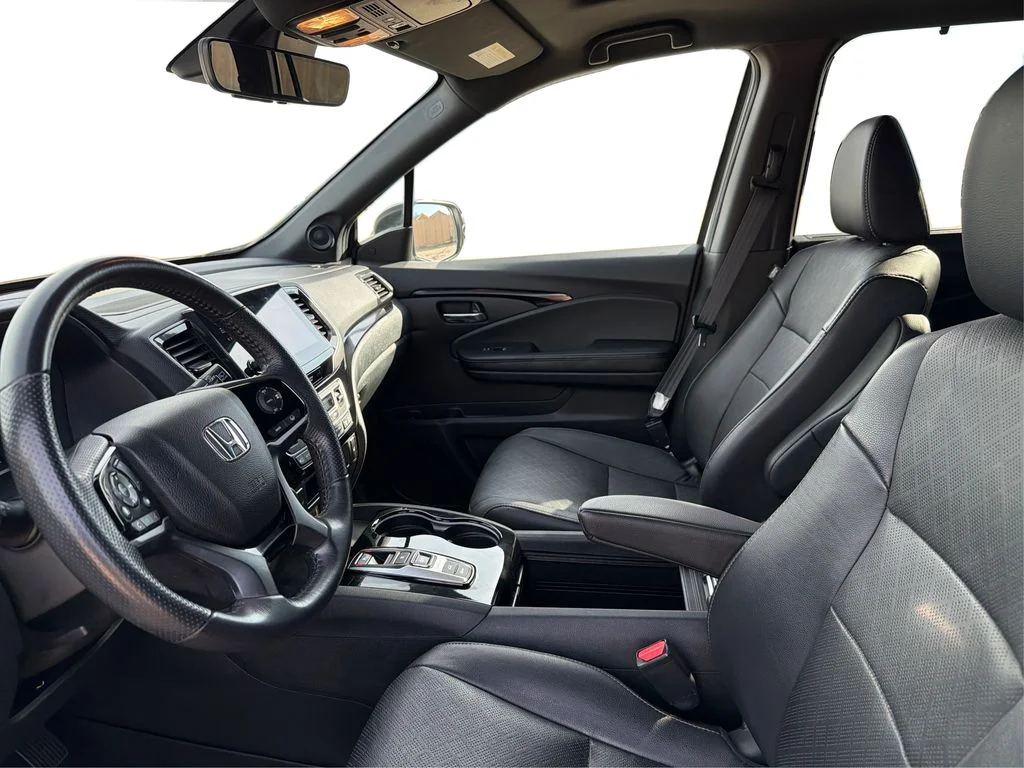 Used 2020 Platinum White Pearl Honda Touring image 10