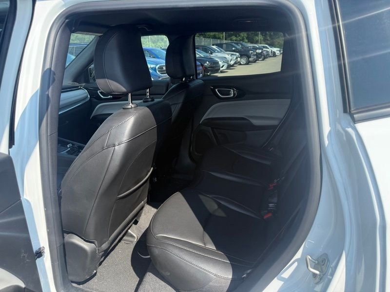 Used 2024 White Jeep Limited image 5