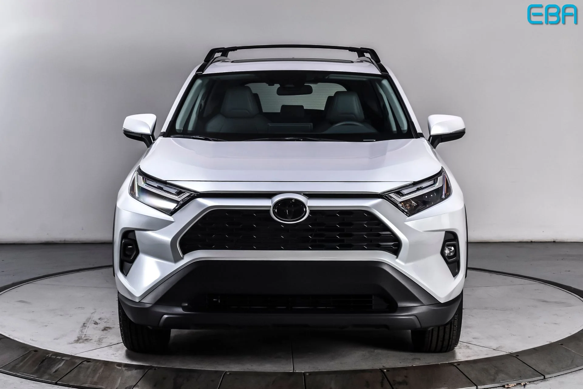 Used 2025 Pearl Toyota XLE Premium image 8