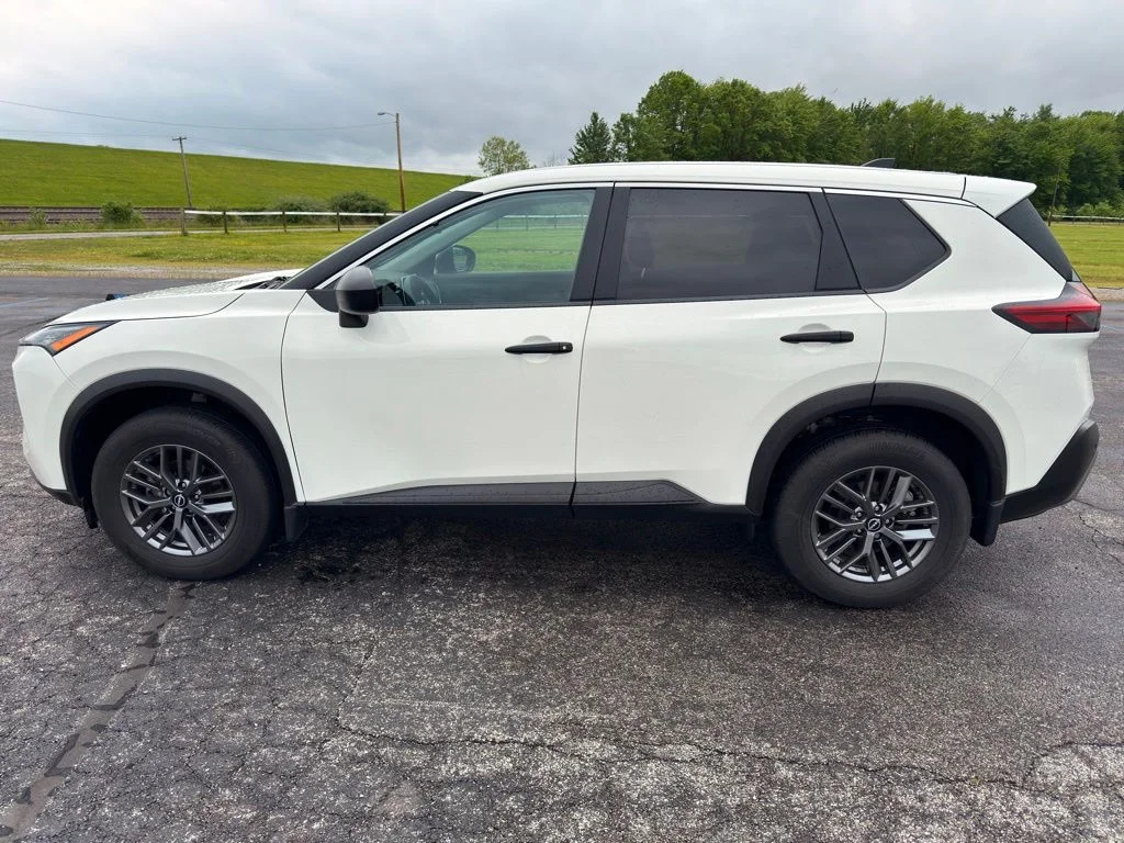 Used 2023 White Nissan S image 11