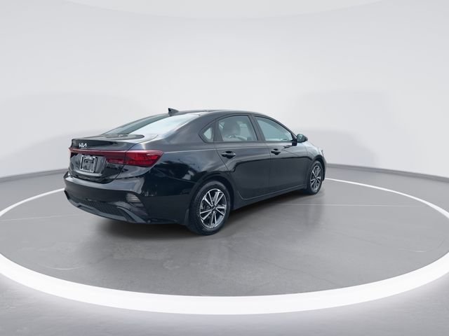 Used 2023 Black Kia LXS image 8
