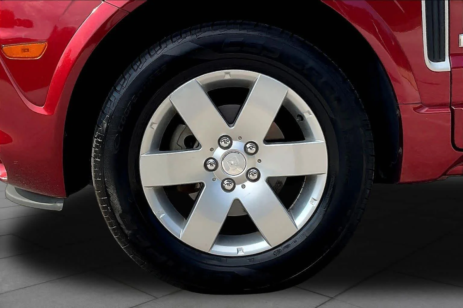 Used 2008 Ruby Red Saturn XR image 10