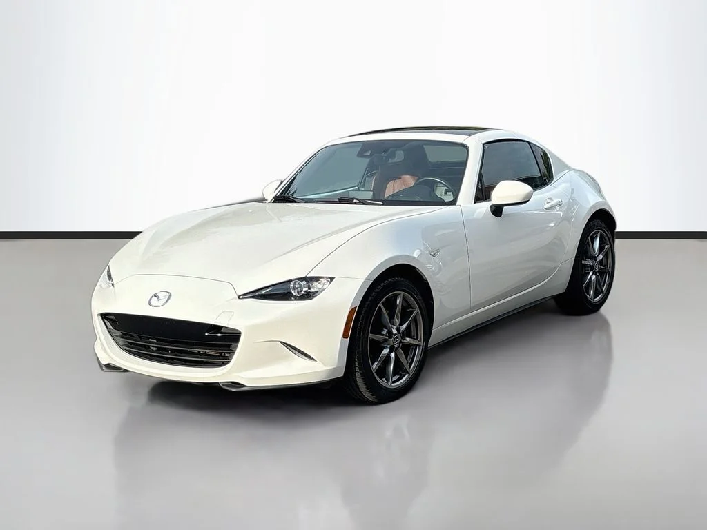 Certified Used 2022 Snowflake White Pearl Mazda Grand Touring image 3