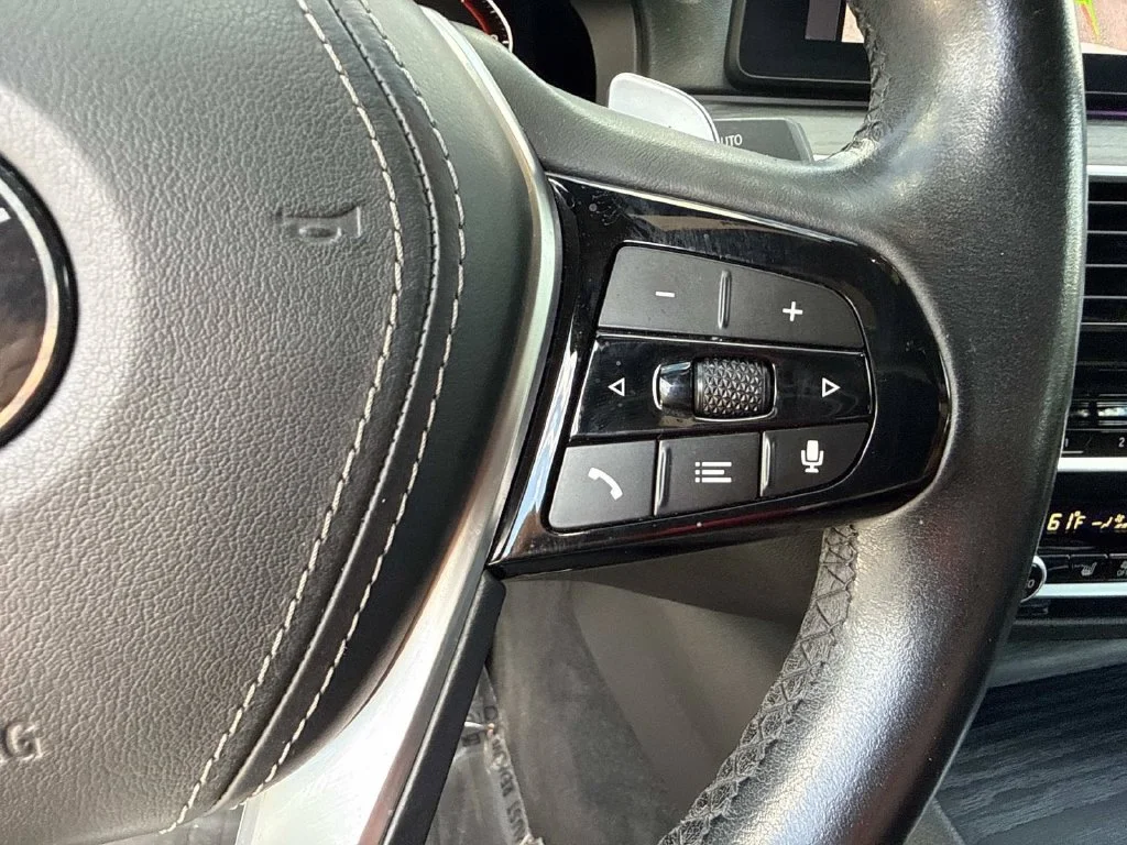 Used 2021 White BMW 530i image 37