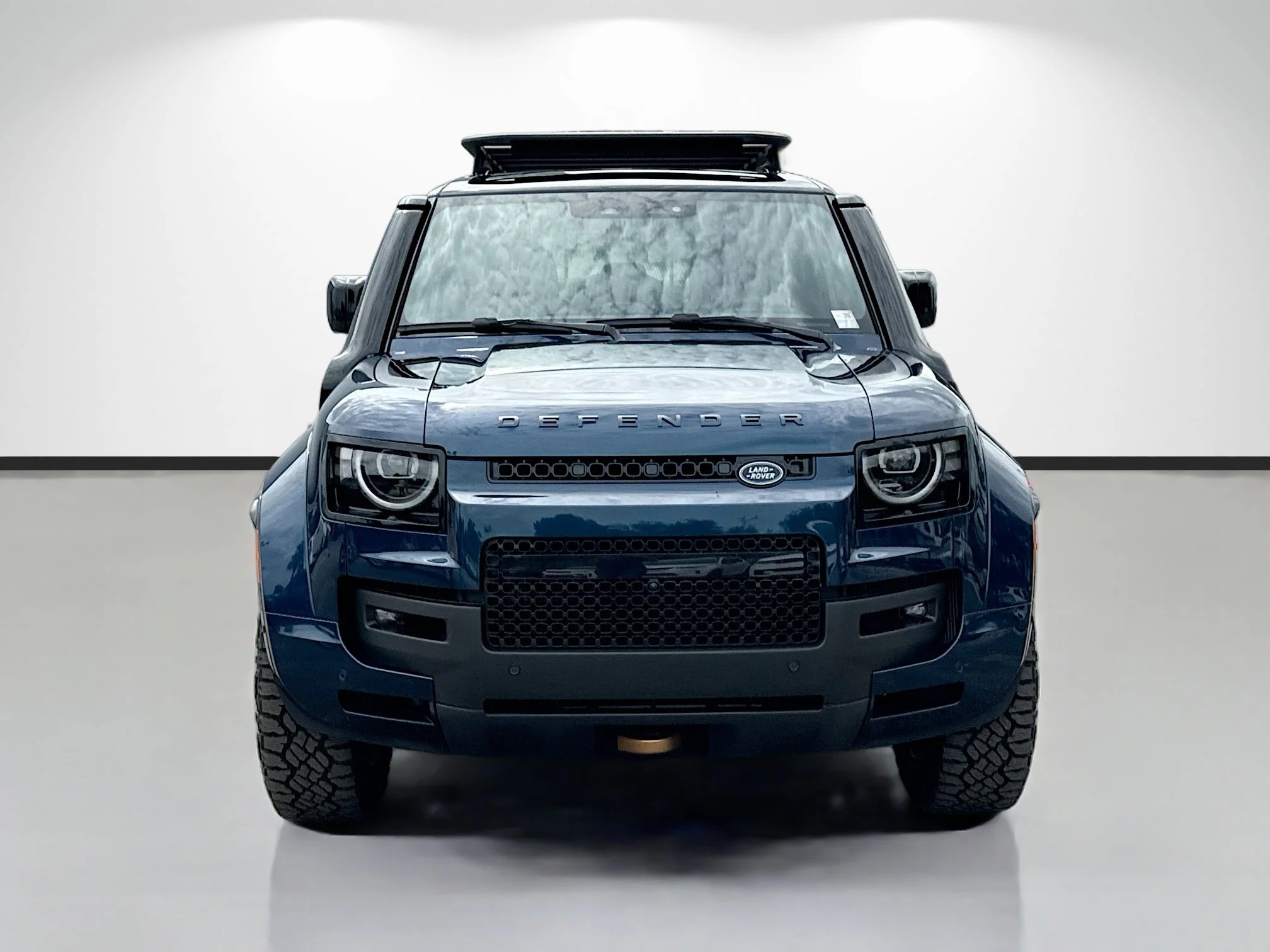 New 2026 Sargasso Blue Premium Metallic Land Rover OCTA image 8