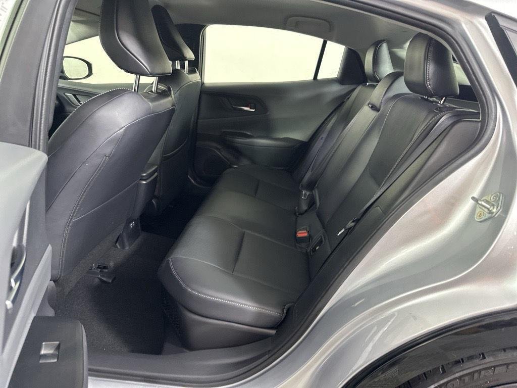 Used 2025 Cutting Edge Toyota XLE image 28