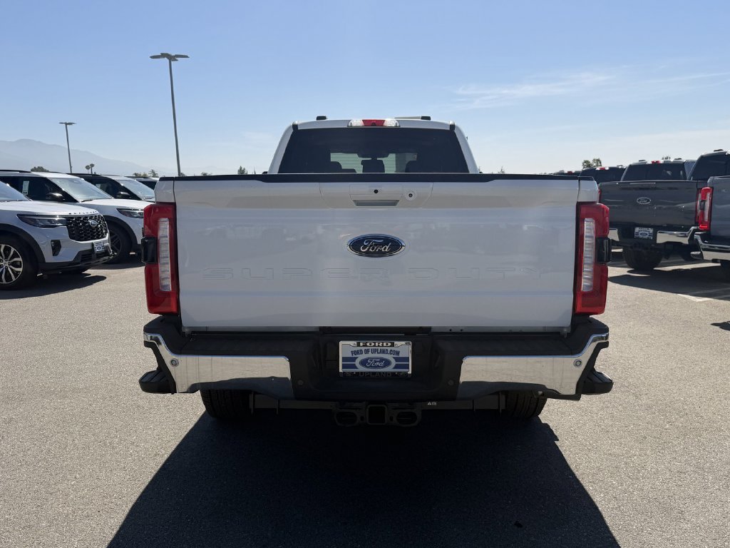 Used 2026 White Metallic Ford Lariat image 8