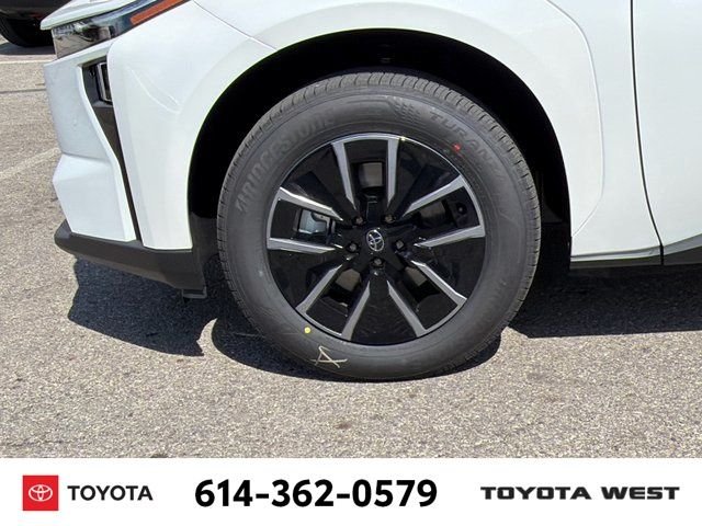 New 2026 Wind Chill Pearl Toyota XLE image 11