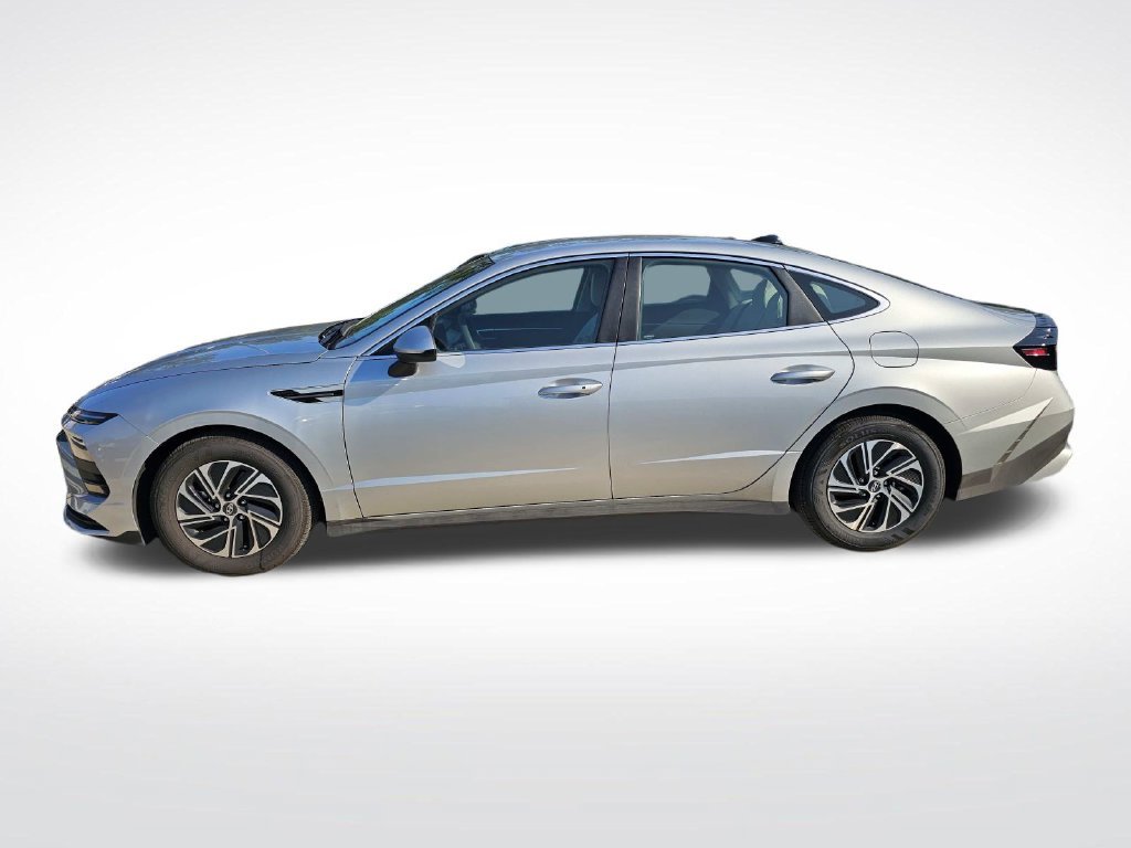 Used 2026 Silver Hyundai Blue image 11