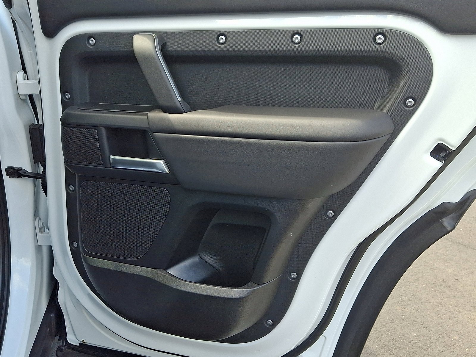 Used 2025 Fuji White   1Aa Land Rover S image 20