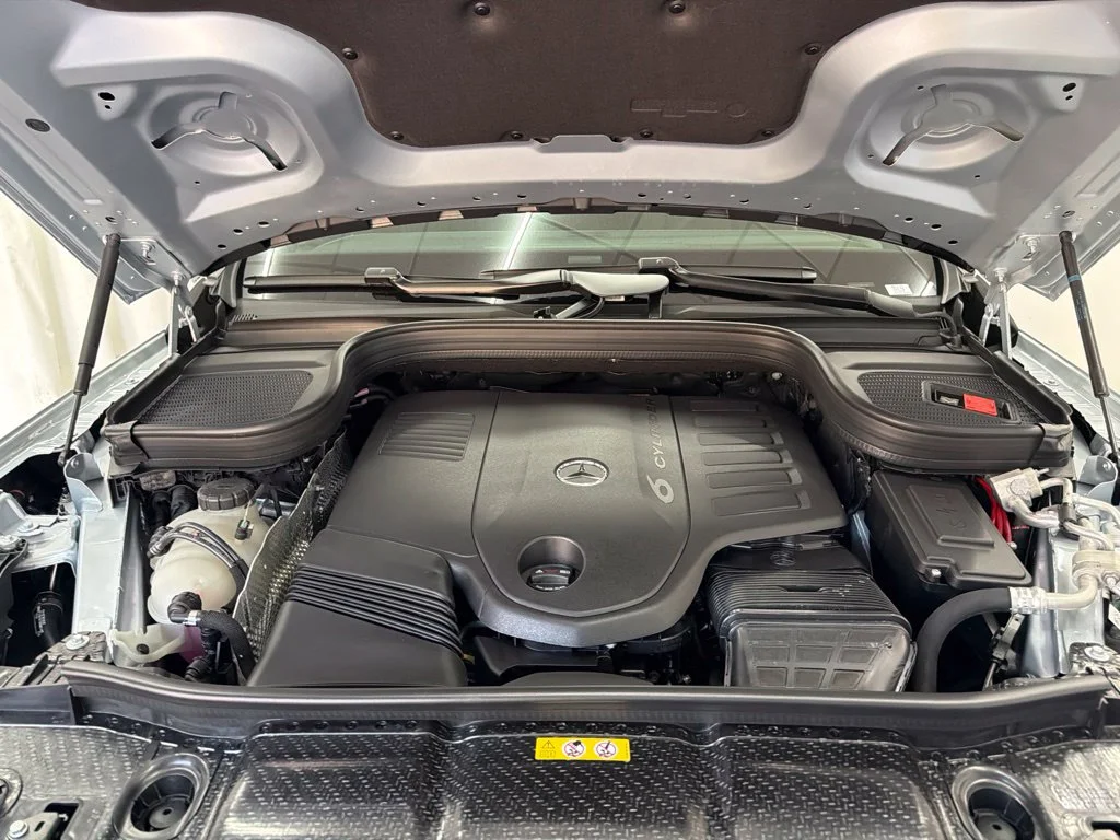 New 2027 Silver Mercedes-Benz GLS 450 image 33