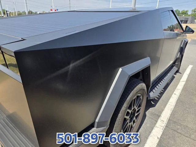 Used 2025  Tesla Base image 10