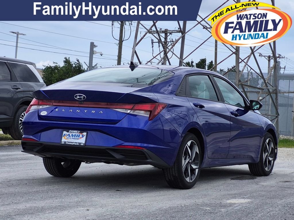 Certified Used 2023 Blue Hyundai SEL image 4