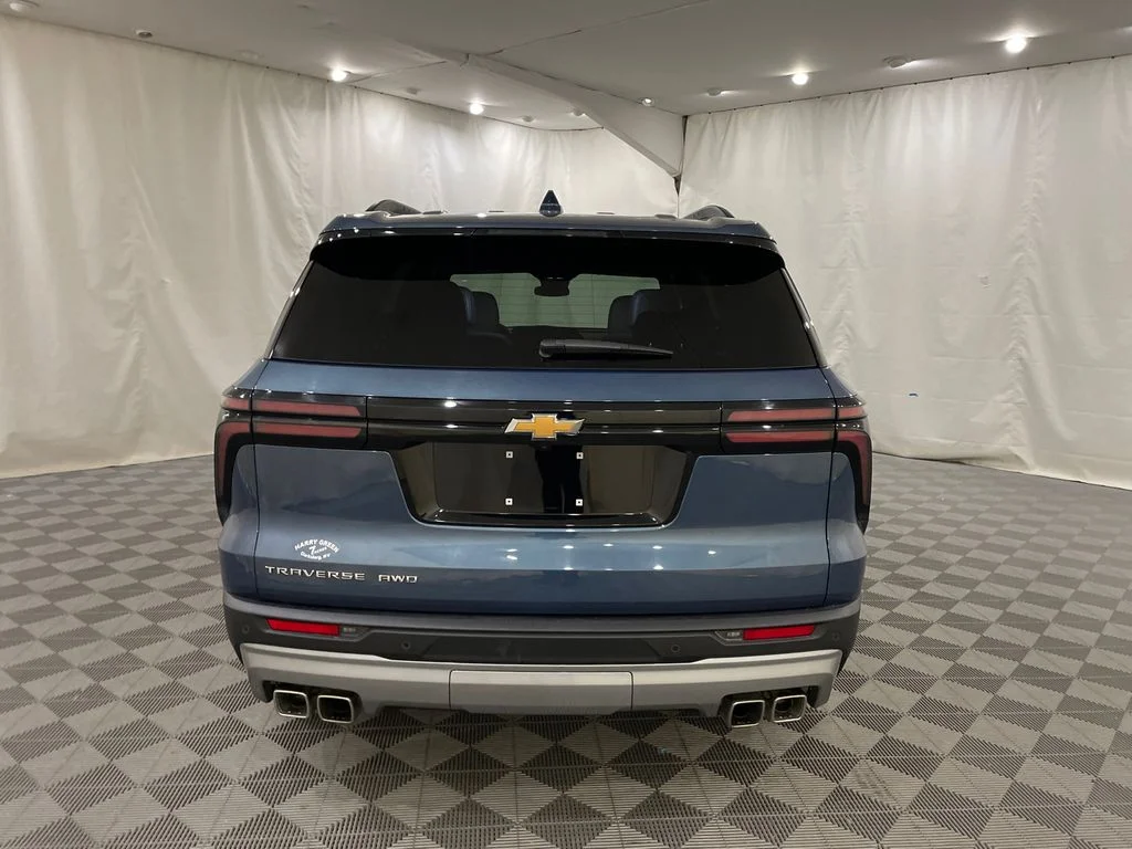 Used 2026 Lakeshore Blue Metallic Chevrolet LT image 6