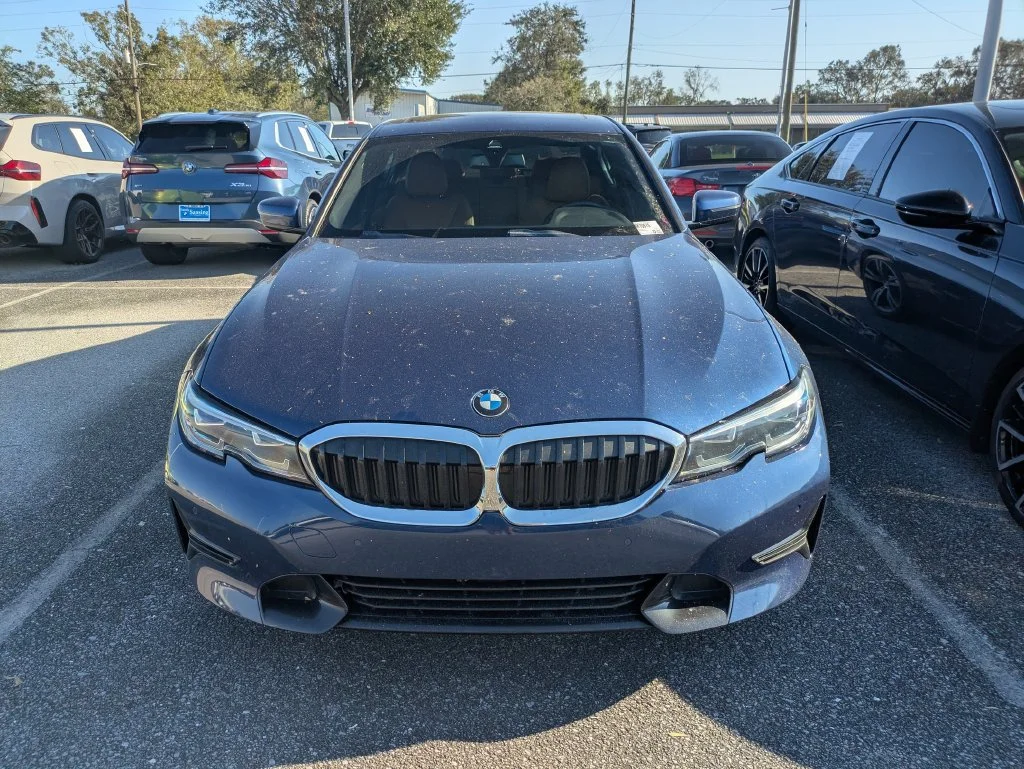 Used 2022 Blue BMW 330i image 4