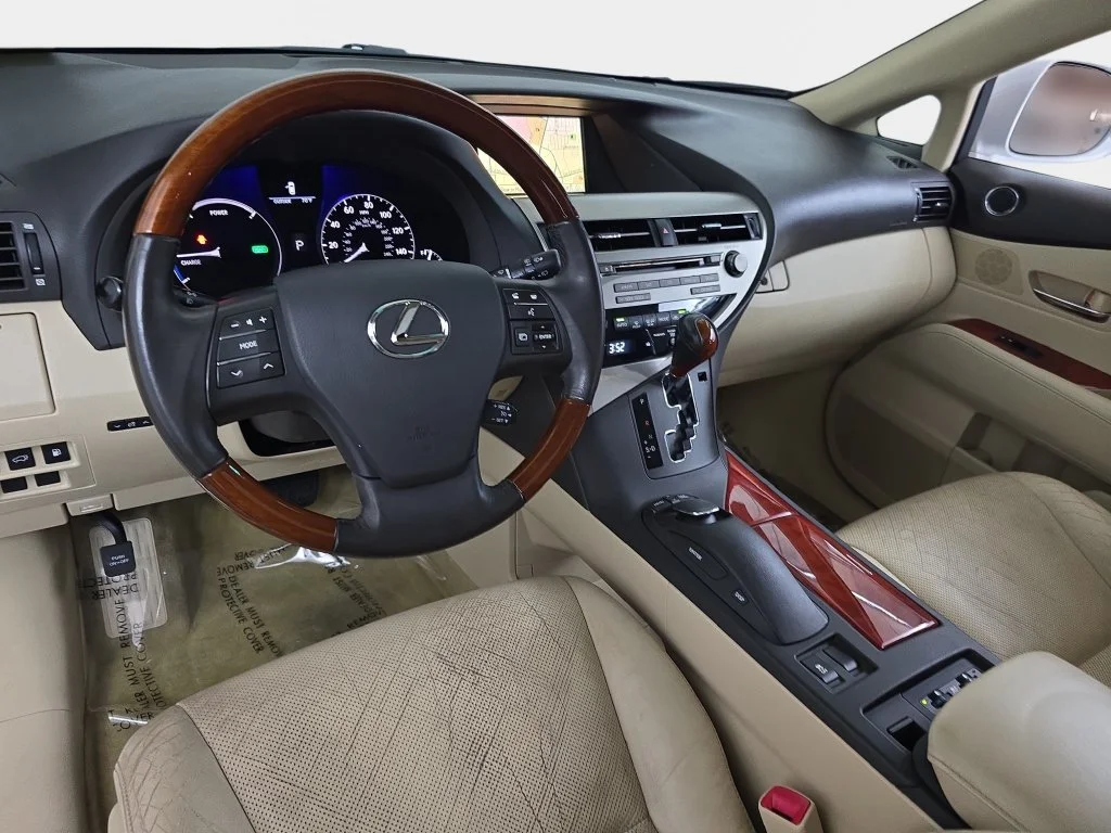 Used 2010 White Lexus 450h image 12