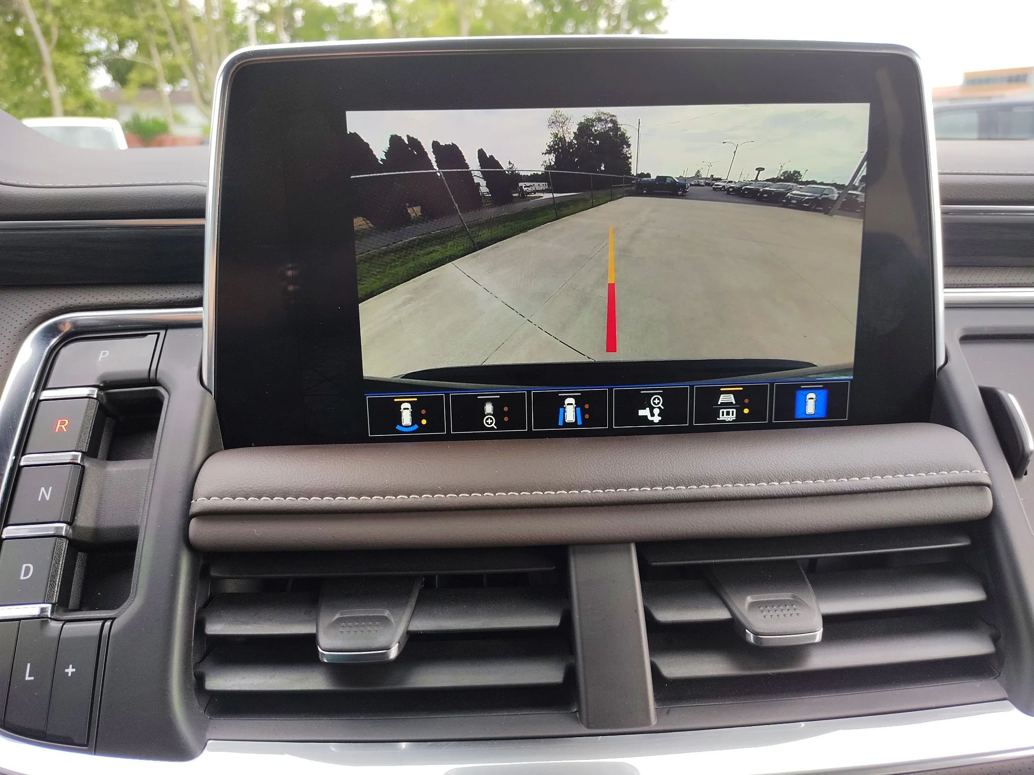 Used 2024 Frost GMC SLT image 24