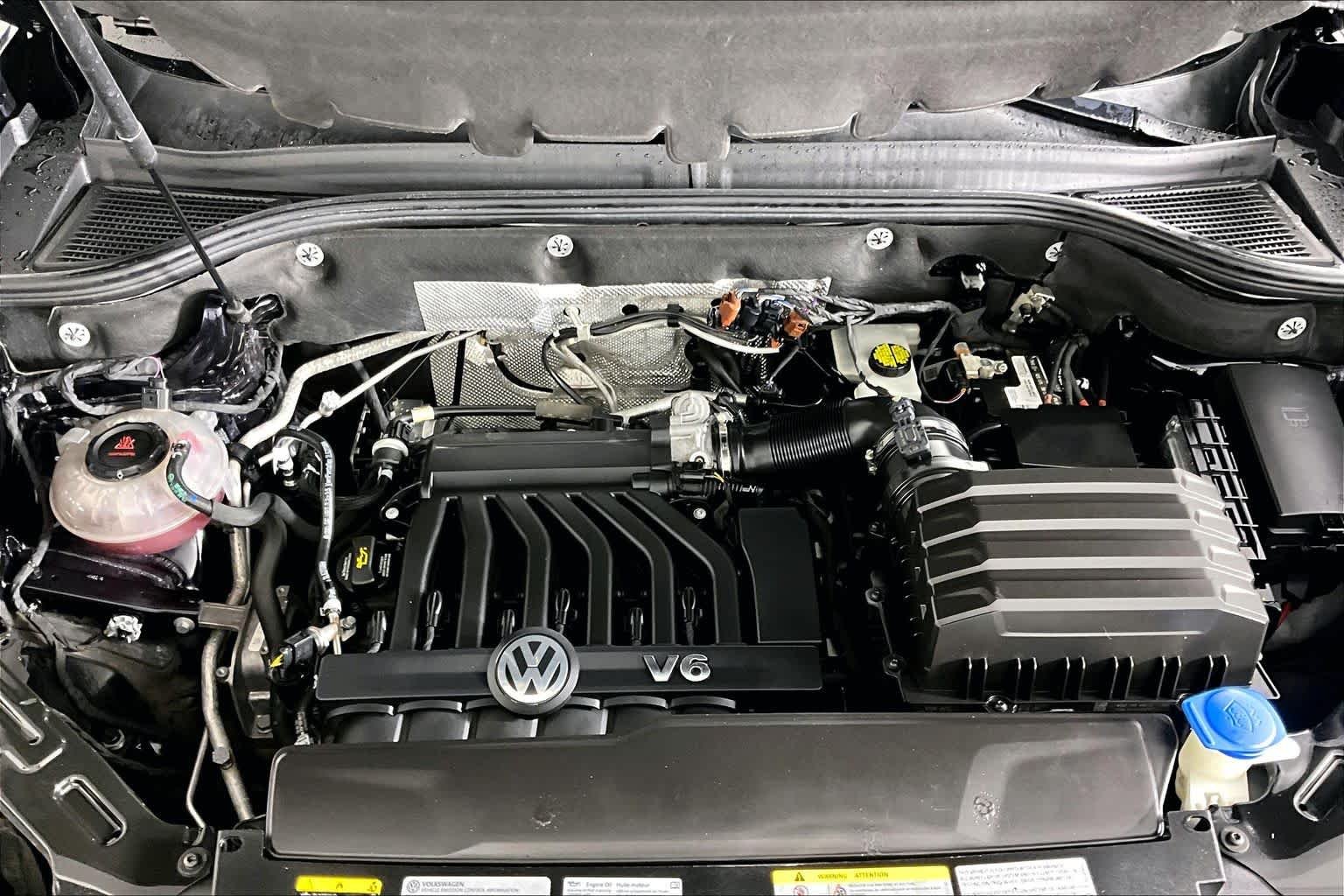 Used 2022 DEEP BLACK PEARL EFFECT Volkswagen 3.6L V6 SEL R-Line Black image 31