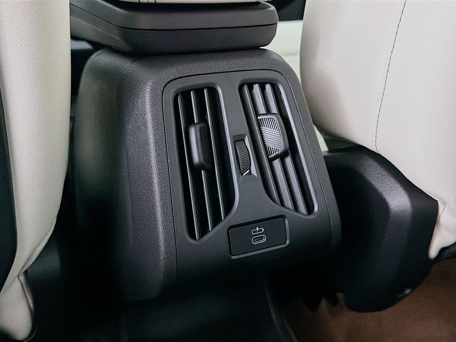 New 2026 Black Sapphire Metallic BMW xDrive28i image 26