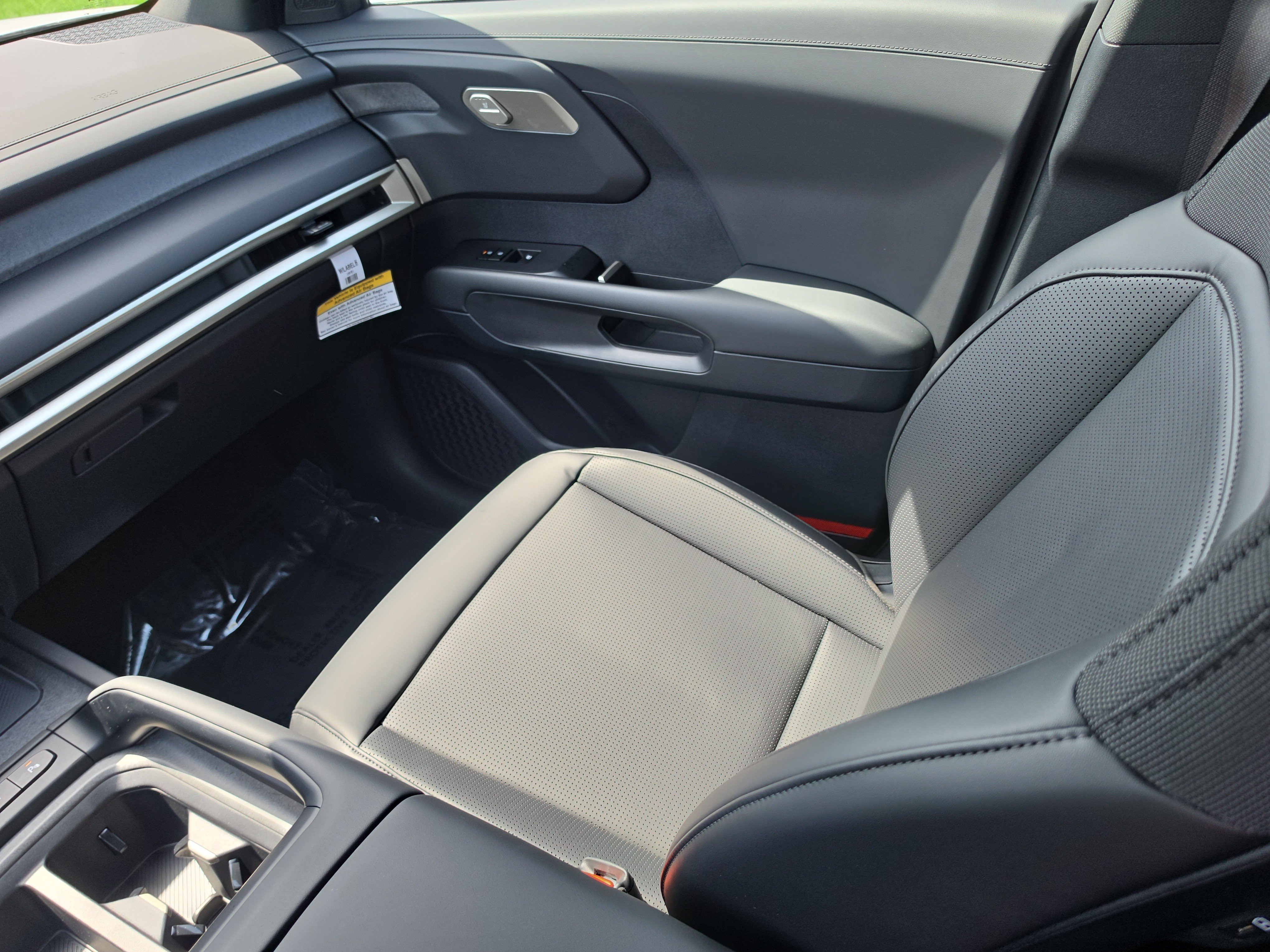 New 2027 Glacial White Pearl Kia S image 16