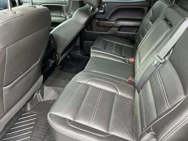 Used 2018 Silver GMC Denali image 19