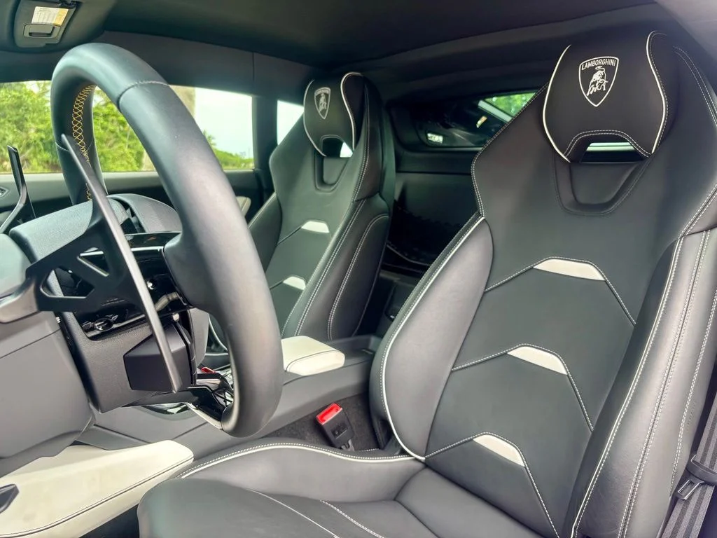 Used 2021 Purple Lamborghini  image 2