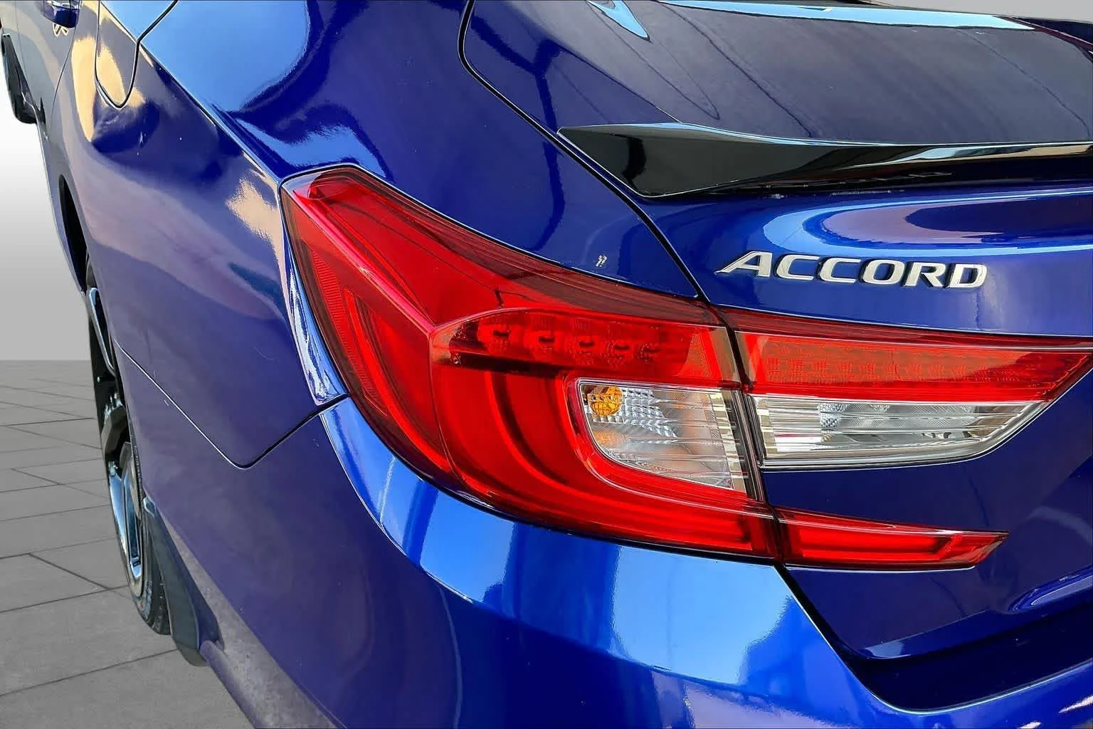 Used 2018 Still Night Pearl Honda Sport 1.5T image 27