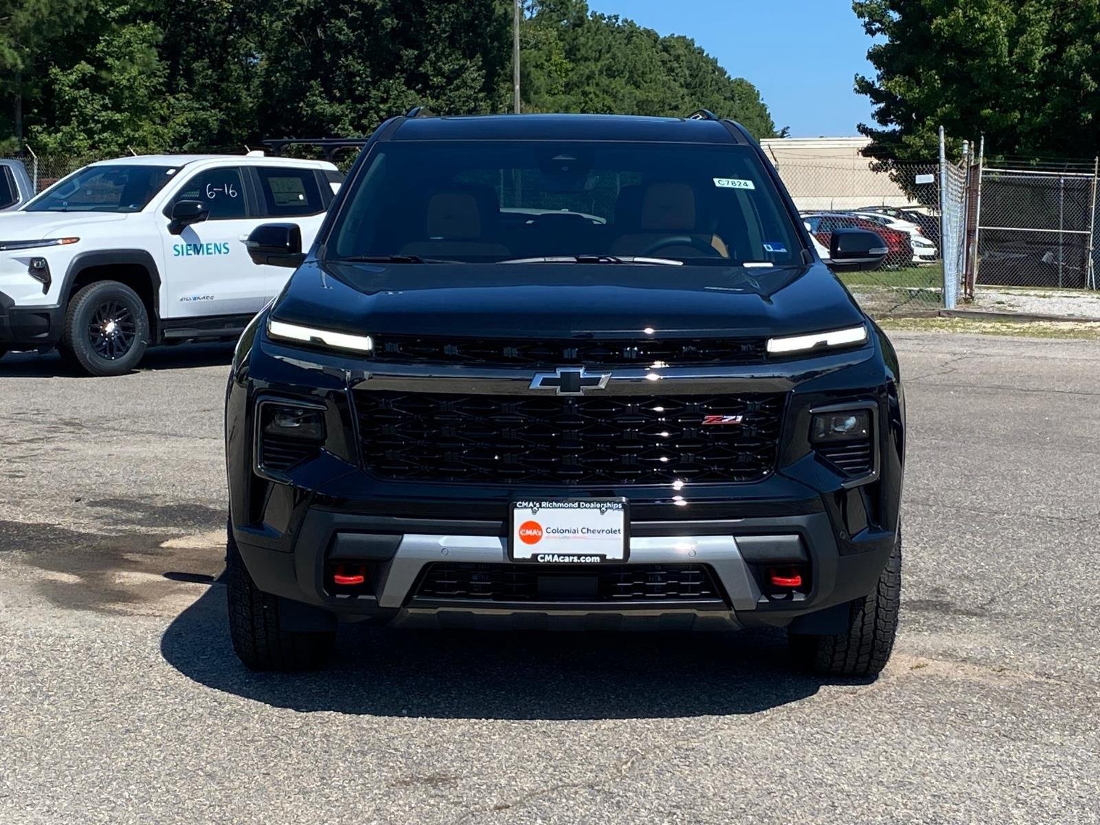 New 2027 Mosaic Black Metallic Chevrolet AWD Z71 image 7