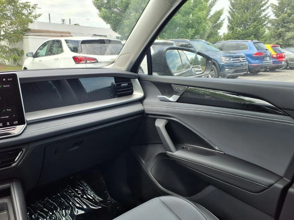 New 2026 Deep Black Pearl Volkswagen 2.0T SE image 23