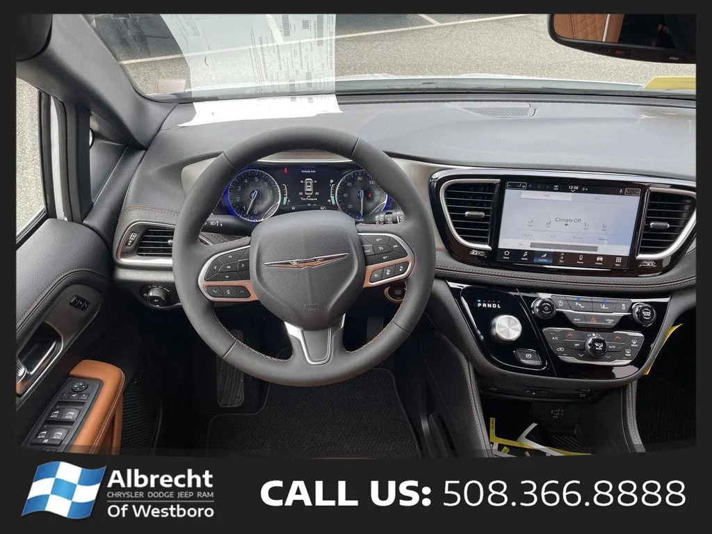 New 2026 Bright White Clear-Coat Exterior Paint Chrysler Pinnacle image 22