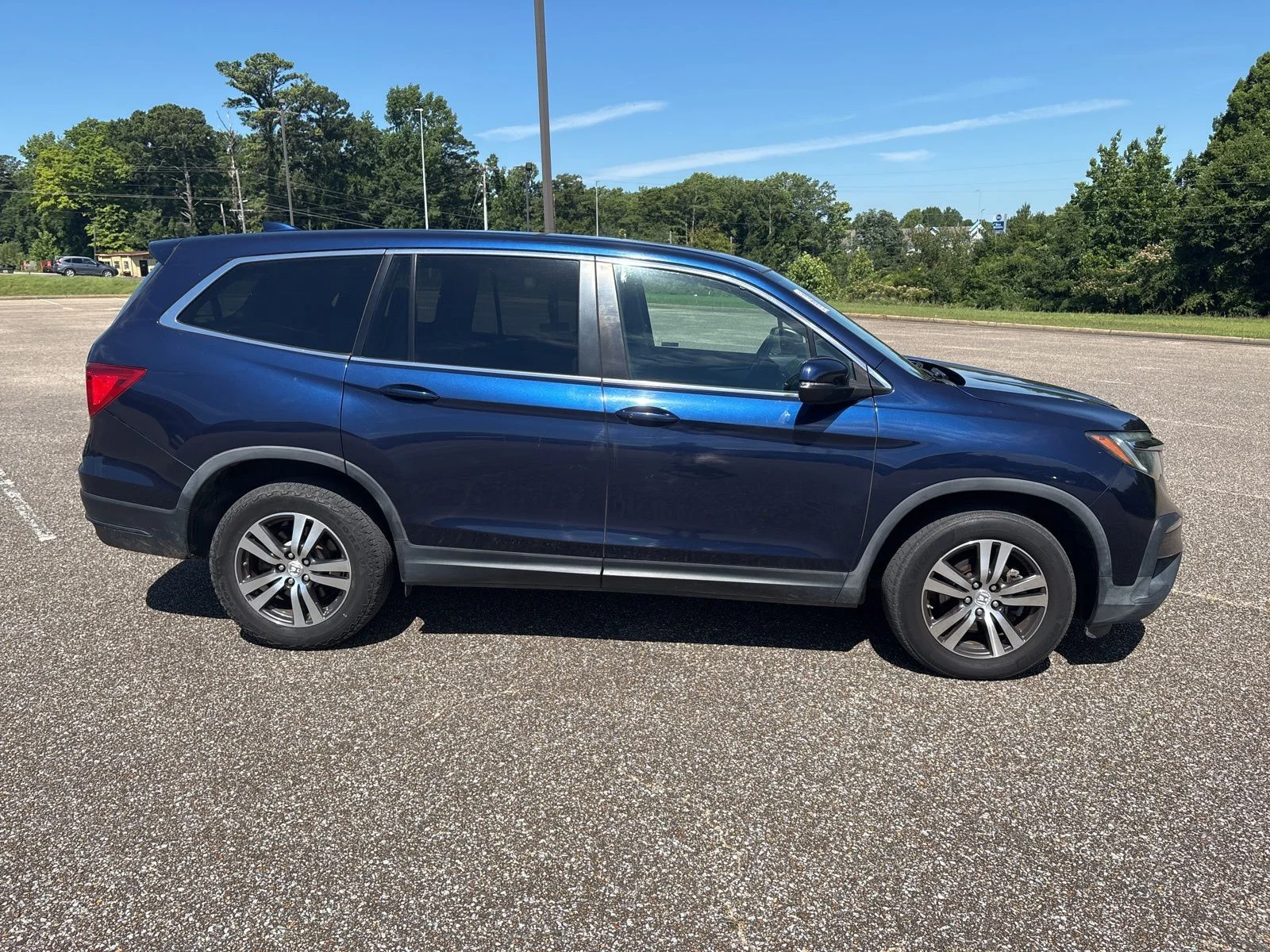 Used 2019 Blue Honda EX-L image 3