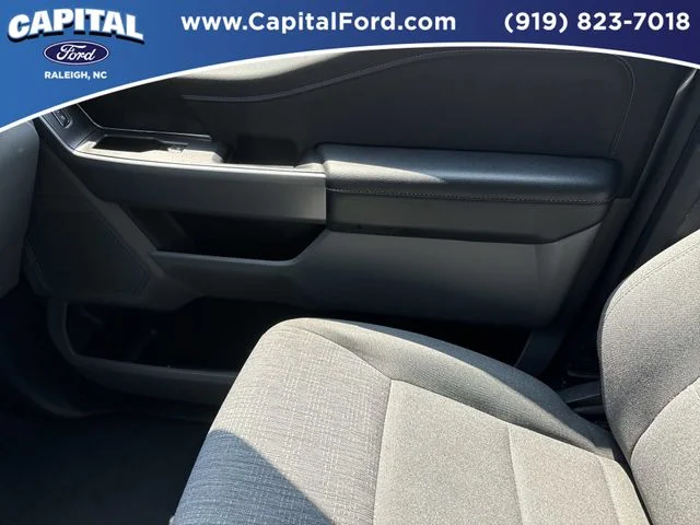 Used 2022 Silver Ford XLT image 28