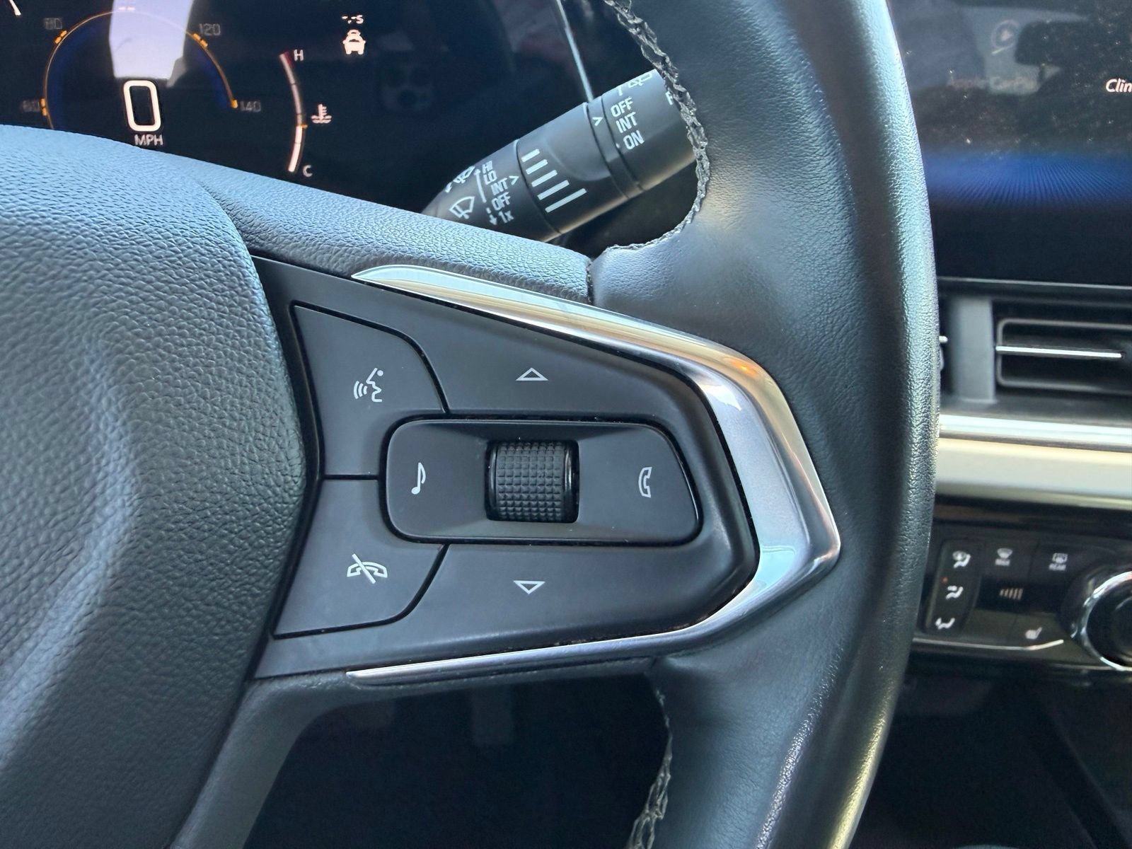 2024 Chevrolet Trax LT - Photo 22