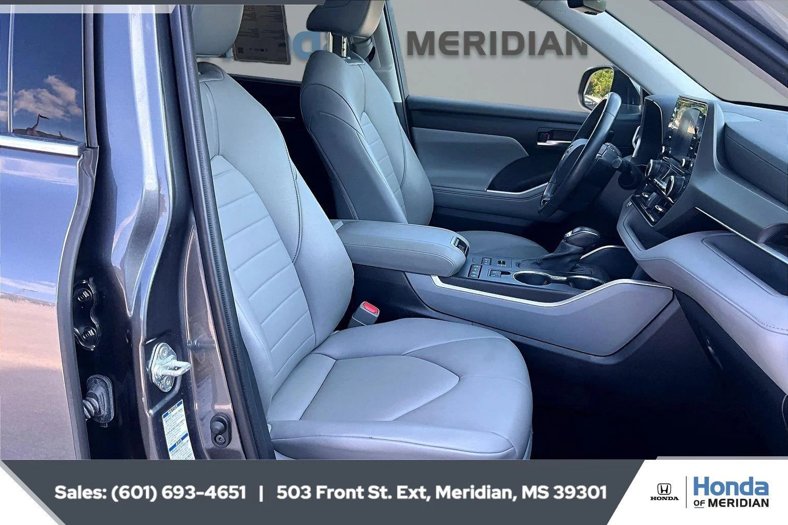 Used 2021 Magnetic Gray Metallic Toyota XLE image 6