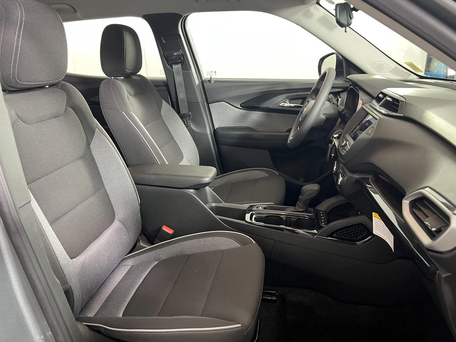 Used 2023 STERLING GRAY METALLIC Chevrolet LS image 20