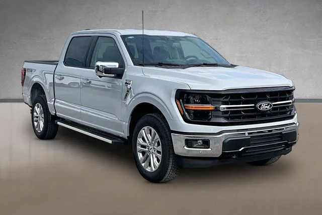 New 2026 White Ford XLT image 2