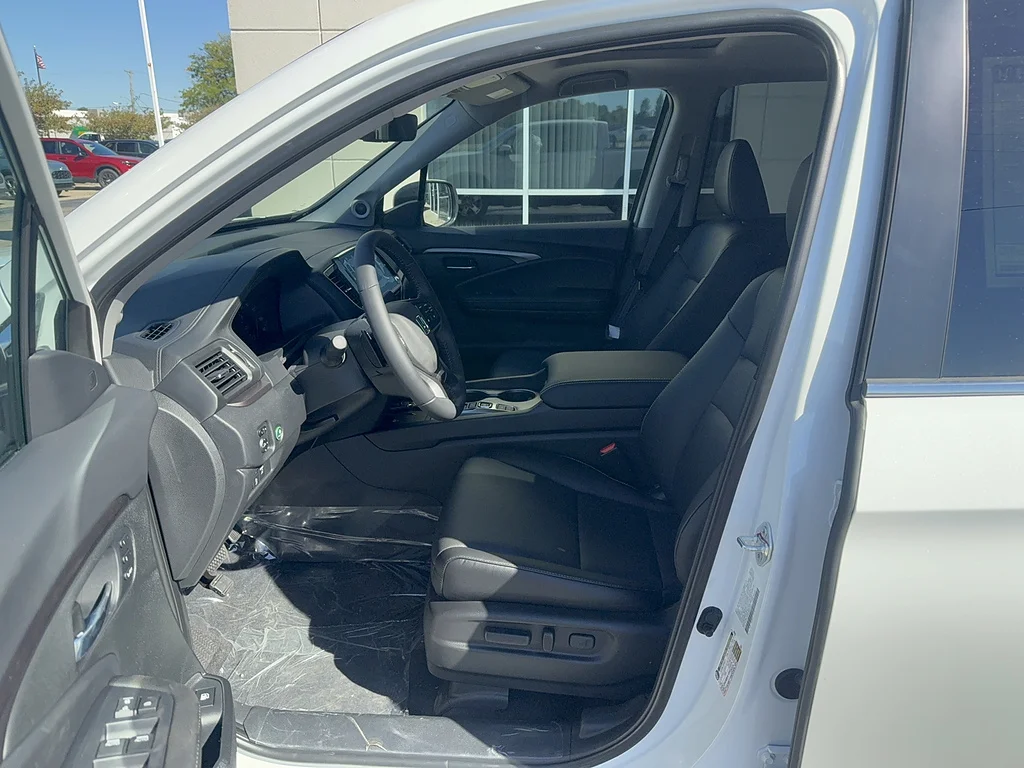 New 2026 Platinum White Pearl Honda RTL image 10