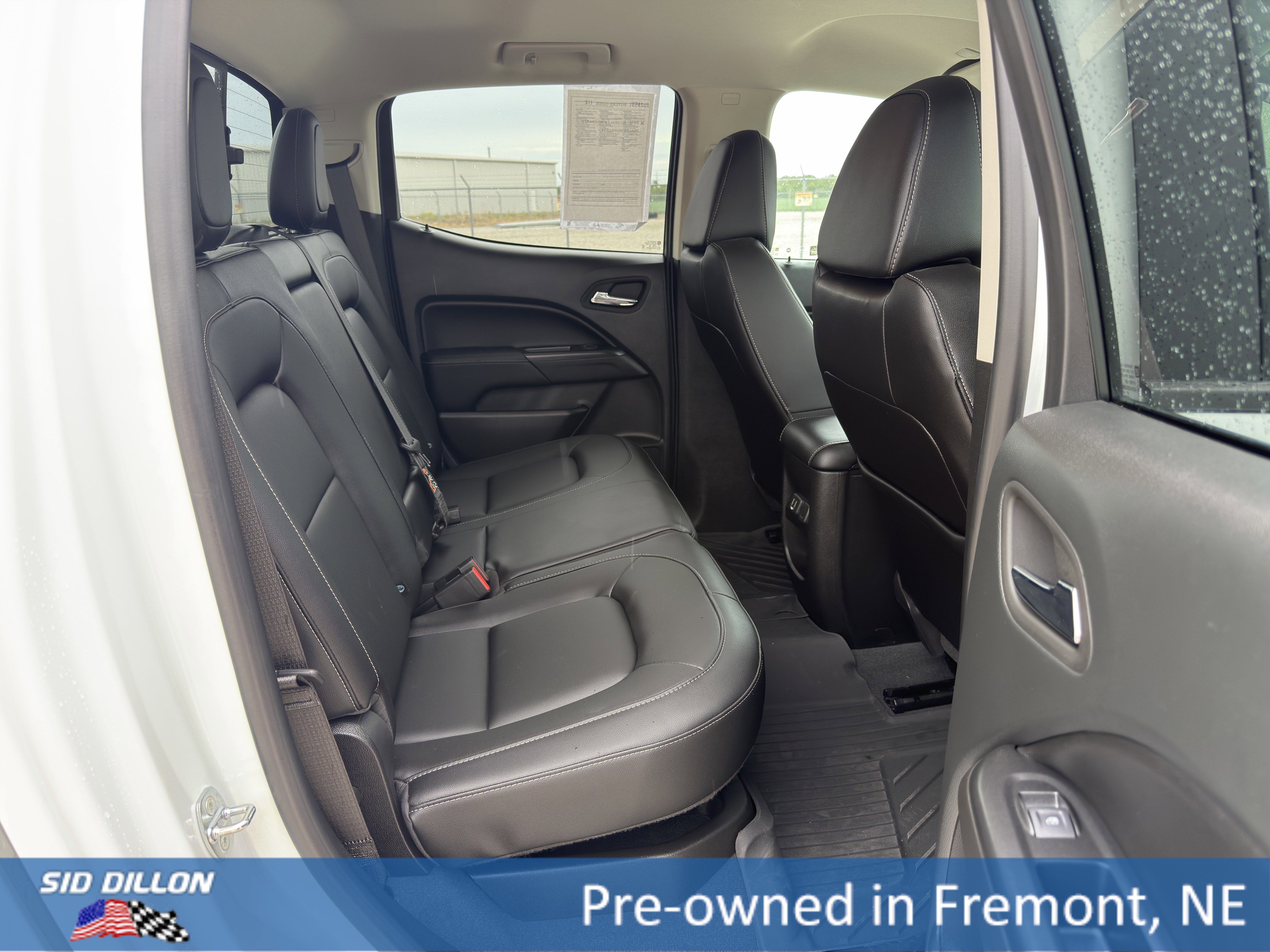 Used 2022 Summit White GMC 4WD Elevation image 16