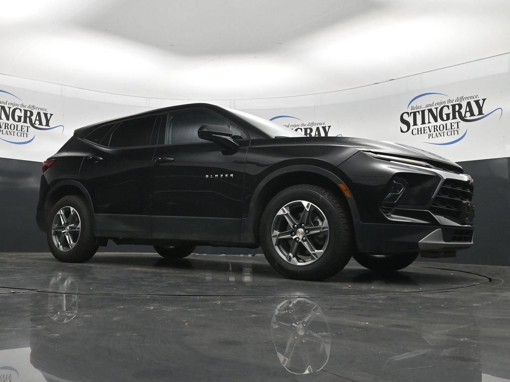 Used 2025 Black Chevrolet 2LT image 26