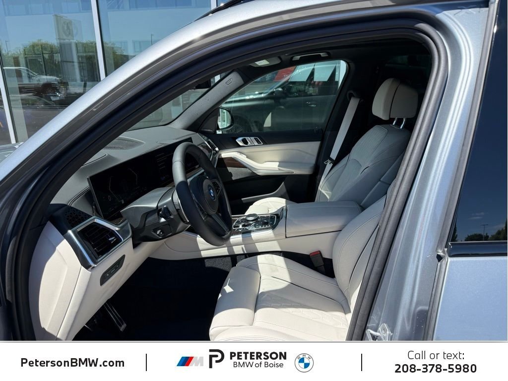 New 2026 Skyscraper Grey Metallic BMW xDrive50e image 16