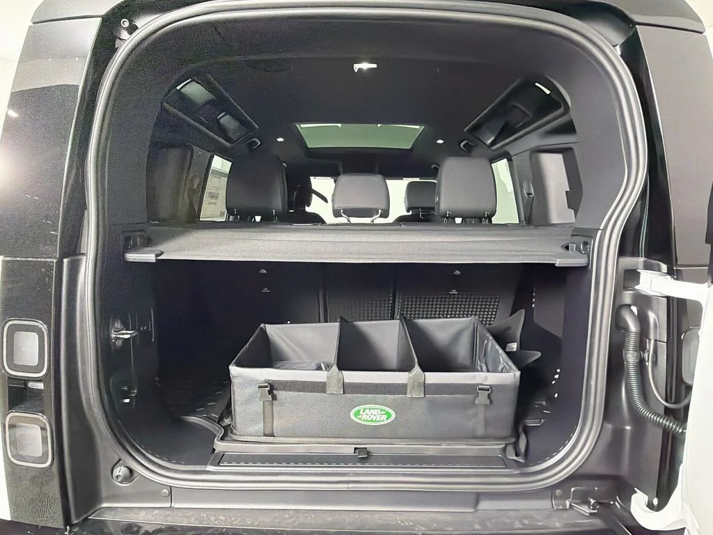 New 2026 Fuji White Land Rover X-Dynamic SE image 28