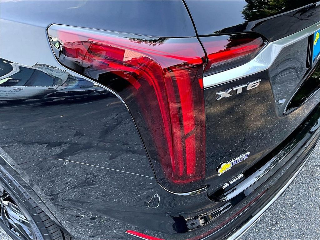 Used 2024 Black Cadillac Luxury image 33